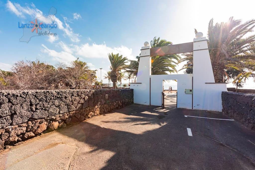 Casa Patty, Piscinas Climatizadas, Primera Linea Costa Teguise Exteriör bild